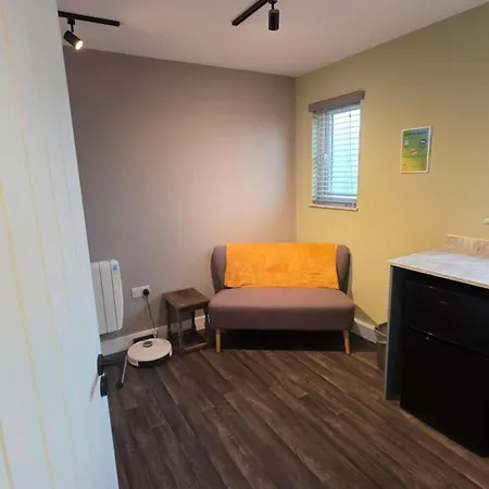 Apartment In Fishponds *